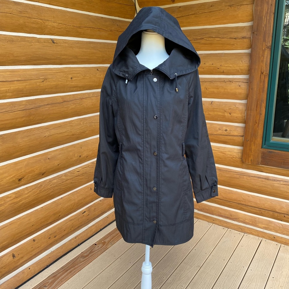 Black coat size 12 shell cotton/polyester lining polyester